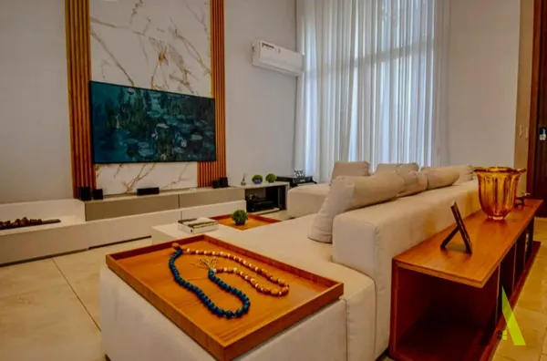  Casa em Condomínio Fechado Próximo ao Centro de São Roque!  