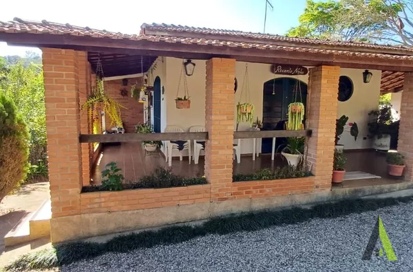 Chácara com Piscina em Mailasqui! 