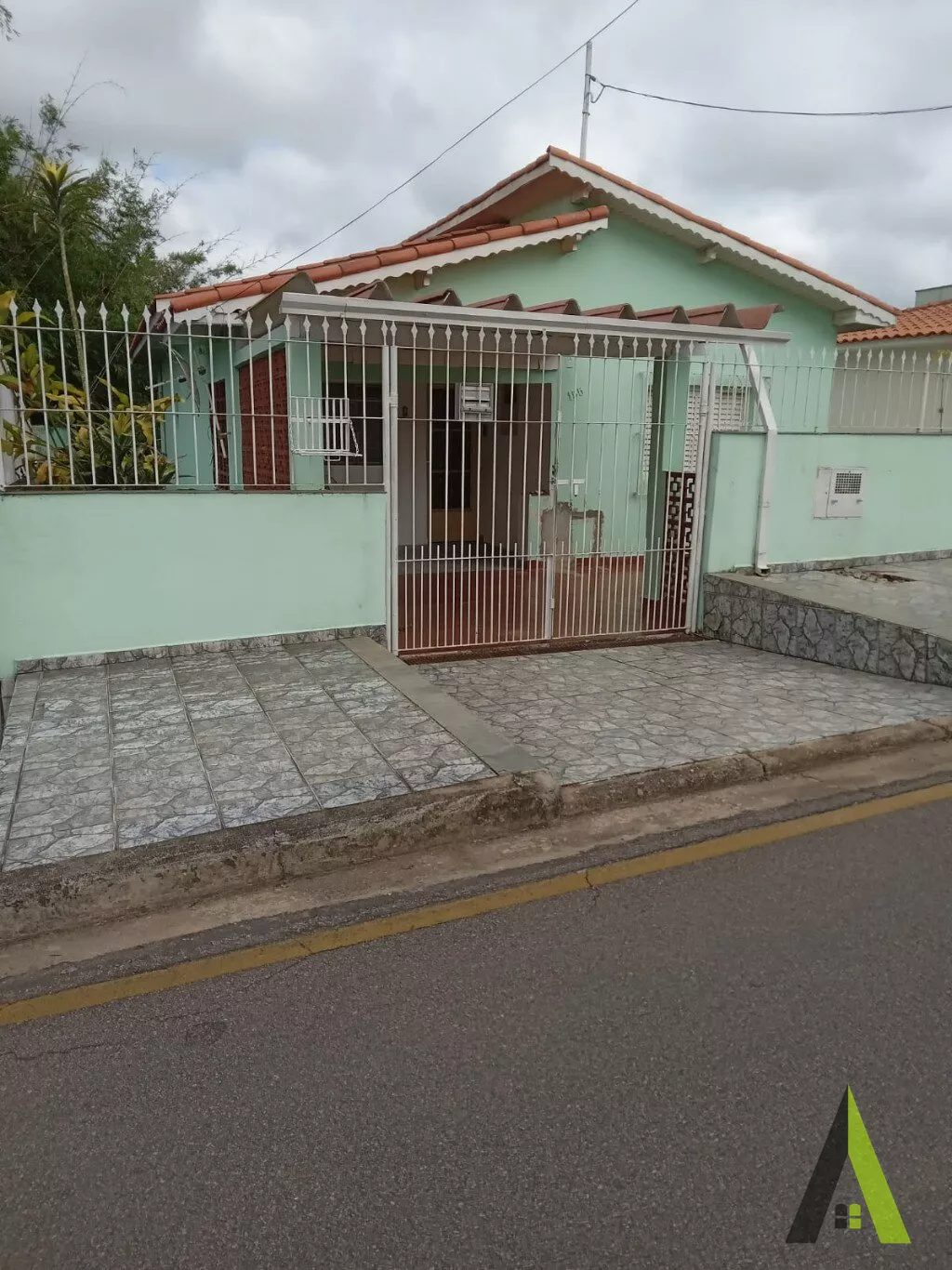 Casa Trrea em Bairro Tradicional de So Roque!  - CA541