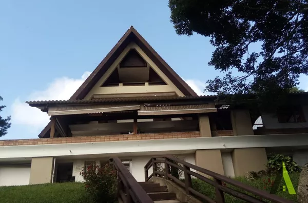 Chácara Espetacular em São Roque!