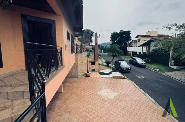 Casa em Condomínio Fechado de Alto Padrão em São Roque!