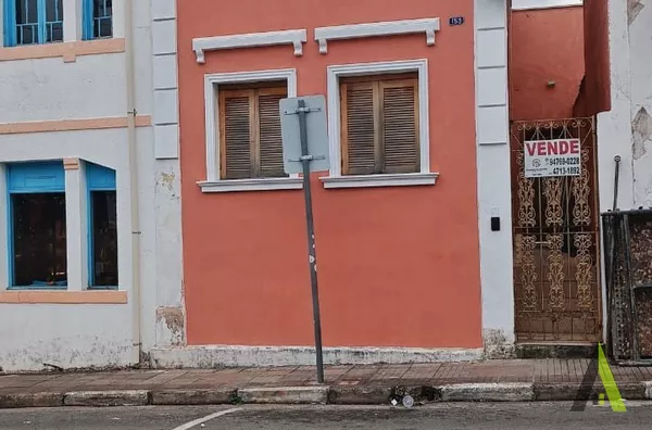 Casa no Centro de São Roque! 