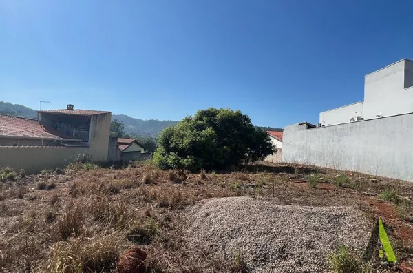 Terreno com 4 lotes Prontos para Construir!