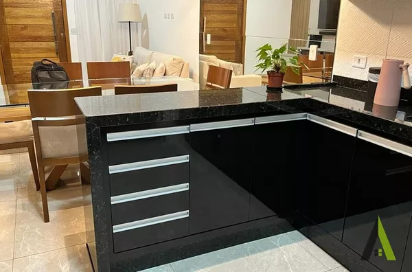 Casa Térrea em Condomínio Fechado de São Roque!