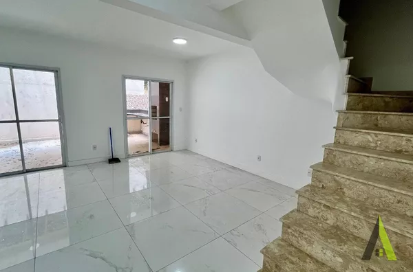 Casa em Condomínio Fechado em São Roque!