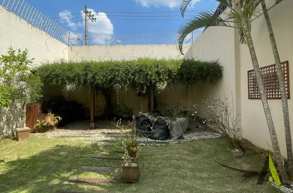 Casa de Alto Padrão em Condomínio Fechado no centro de  São Roque!