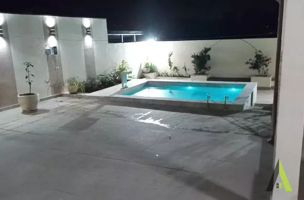 Casa em Condomínio Fechado em São Roque!