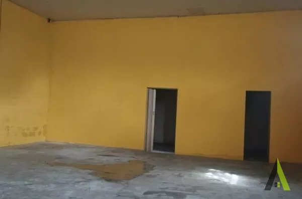 Ponto Comercial no Centro de São João Novo! 