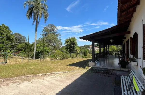 Chácara Térrea a 5 Minutos do Centro de São Roque!