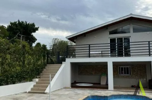  Casa em Condomínio Fechado de Alto Padrão em São Roque!