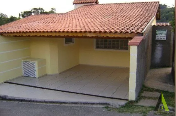 Casa Térrea em Condomínio Fechado  de São Roque!
