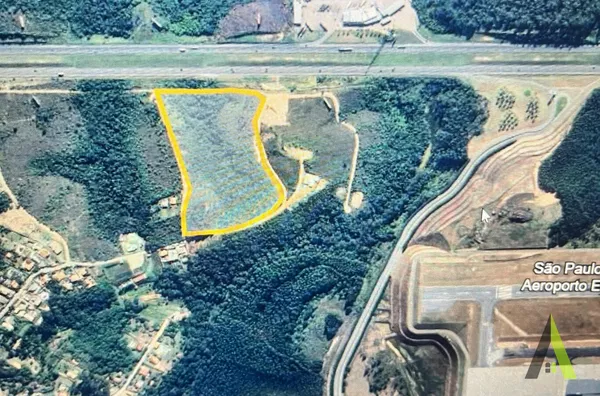 Oportunidade de Investimento Excepcional: Terreno Próximo ao Aeroporto e Outlet Catarina!