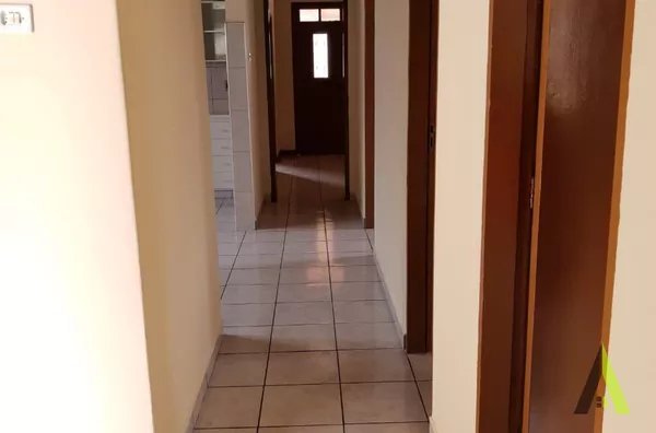 Casa Térrea na Estrada do Vinho em São Roque! 