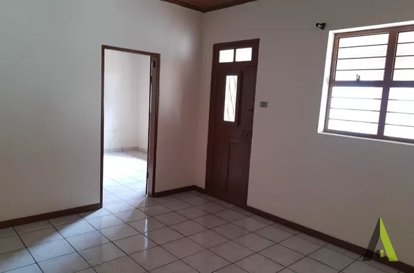 Casa Térrea na Estrada do Vinho em São Roque! 