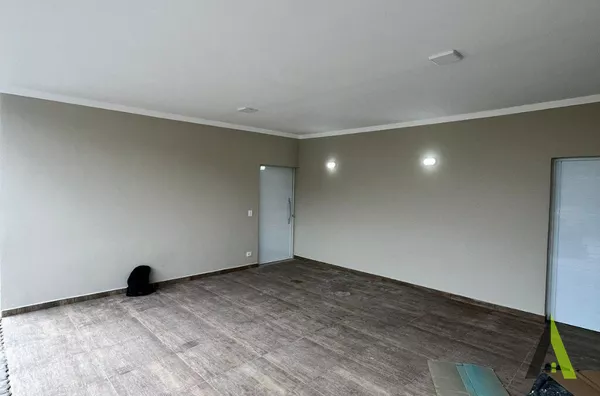 Casa Térrea em Bairro Tradicional! 