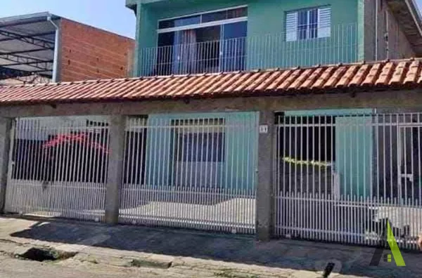 Sobrado com Edícula em Mairinque!