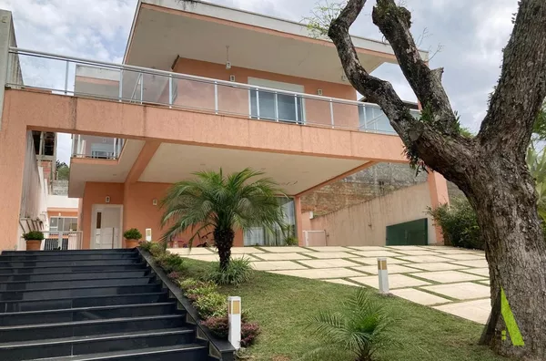 Casa em Condomínio Alto Padrão em São Roque! 