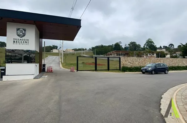 Terreno em Condomínio Fechado de Alto Padrão em São Roque!