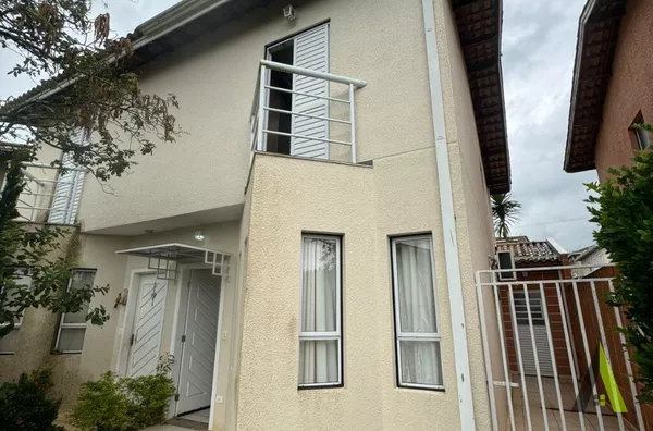 Sobrado em Condomínio Fechado em São Roque! 