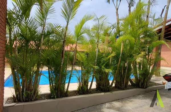 Chácara Rodeado de Muito Verde em São Roque!