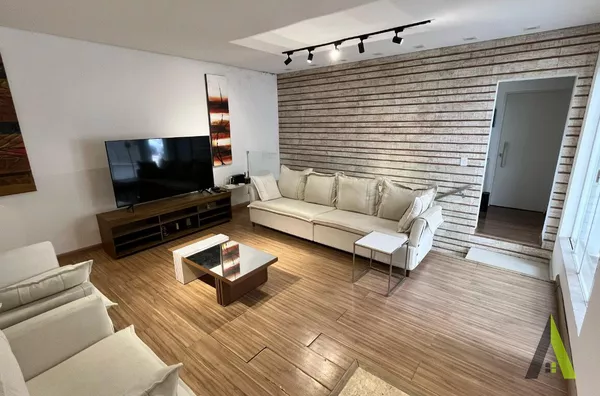 Sobrado em Condomínio Fechado de São Roque!