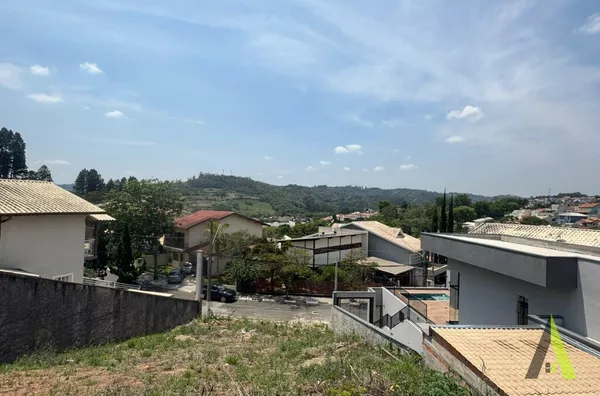 Terreno em Condomínio Fechado!