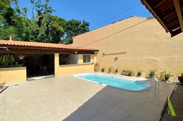 Sobrado com Piscina e Área Gourmet! 