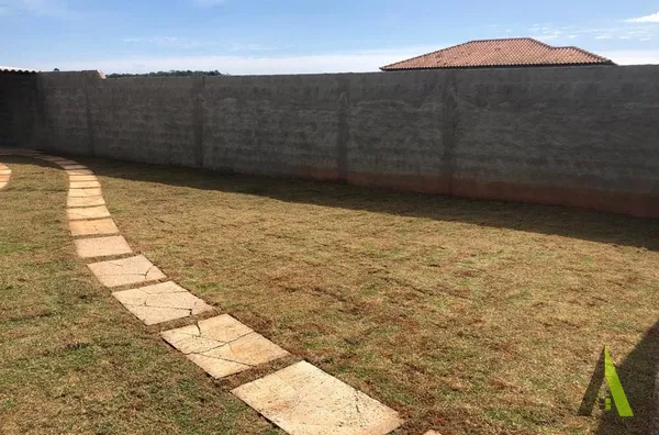 Casa Térrea a Venda em São Roque! 