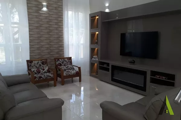 Casa de Alto Padrão em Condomínio Fechado Rodeado de muito Verde em  São Roque!