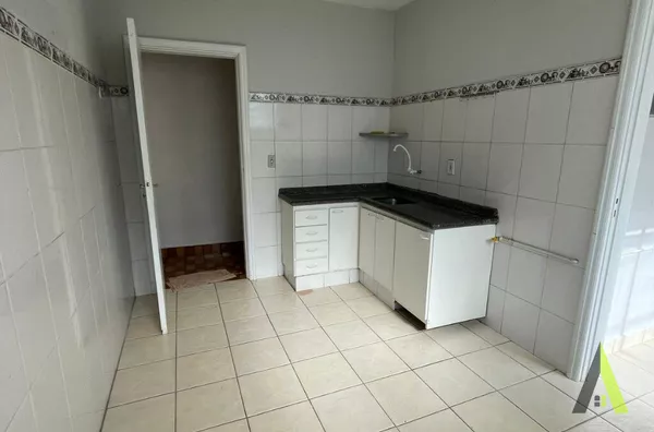 Apartamento com Elevador no Centro de São Roque!