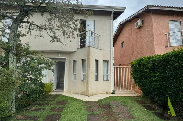 Sobrado em Condomínio Fechado em São Roque! 