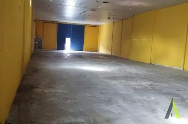 Ponto Comercial no Centro de São João Novo! 