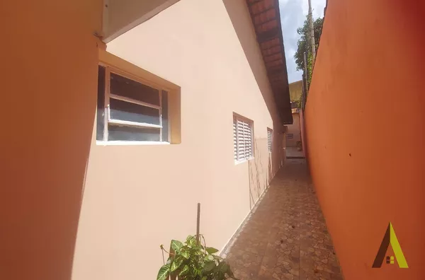 Casa com Edícula em São Roque!
