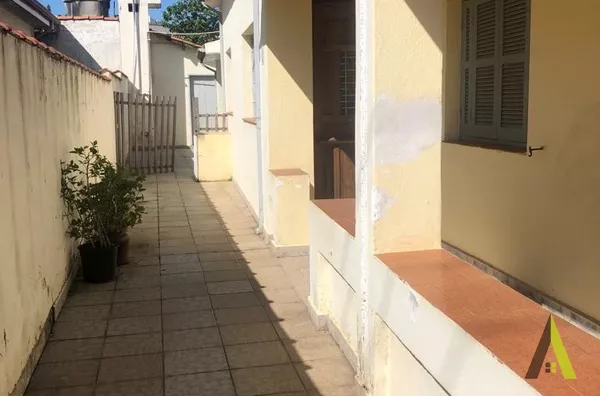 Casa Térrea no Centro de São Roque!