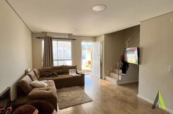 Casa em Condomínio Fechado, rica em Planejados toda mobiliada em São Roque!