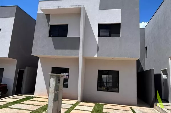 Sobrado Mobiliado em Condomínio Fechado de São Roque! 