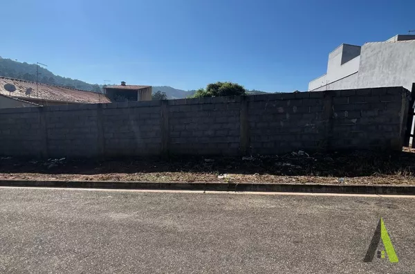 Terreno com 4 lotes Prontos para Construir!