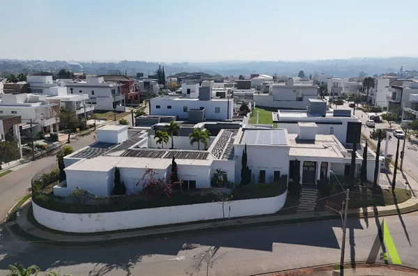 Mansão em Condomínio Fechado em Sorocaba! 