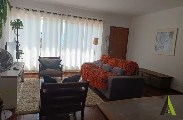 Casa Térrea em bairro Tradicional de São Roque!