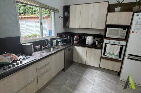 Sobrado em Condomínio Fechado de São Roque!