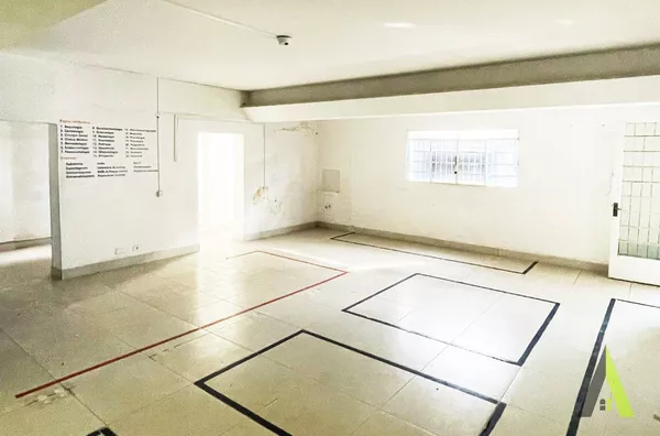 Ponto Comercial com 12 Salas no Centro de São Roque!