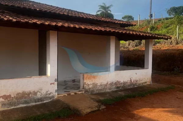 Sítio para venda e locação, 2 quarto(s),  Pinheirinho, Caconde