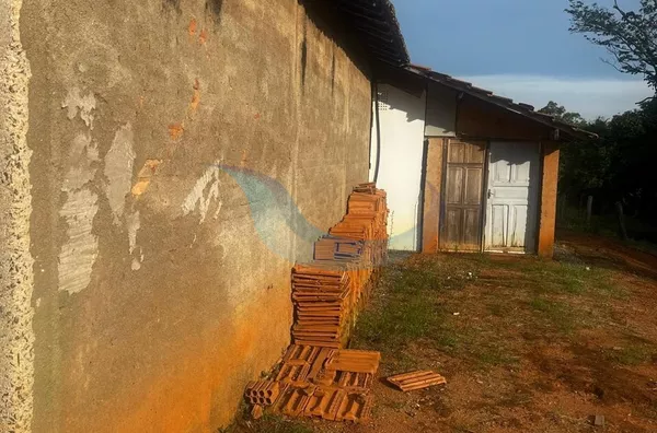 Sítio para venda e locação, 2 quarto(s),  Pinheirinho, Caconde