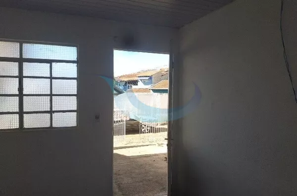 Casa para locação disponível no bairro Santa Cruz 