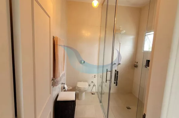 CASA À VENDA DE ALTO PADRÃO NA CIDADE DE CACONDE-SP!