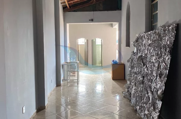 MÓVEL COMERCIAL + RESIDENCIAL COM POTENCIAL DE RENDA NO CENTRO DE Caconde - Foto 4