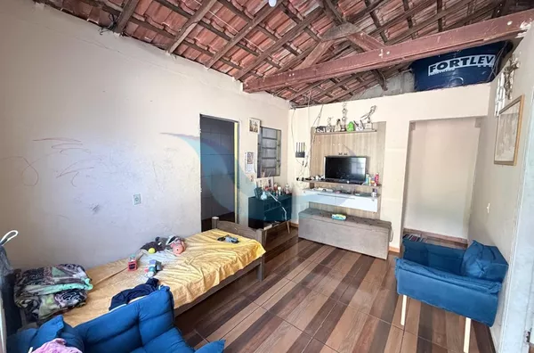 Casa para venda, 5 quarto(s),  Nova Divinolândia, Divinolandia