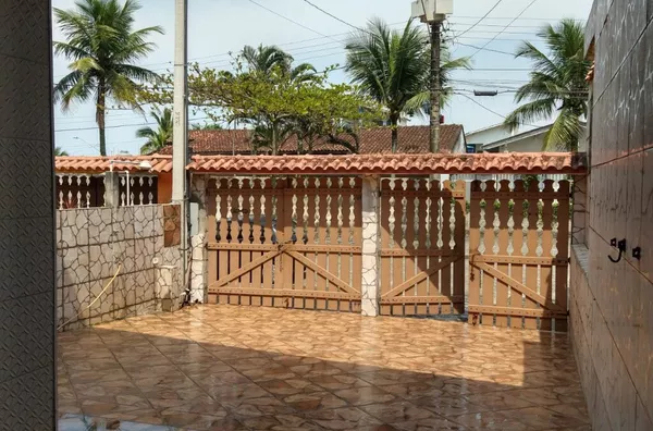 Excelente localização 50 metros da Praia
