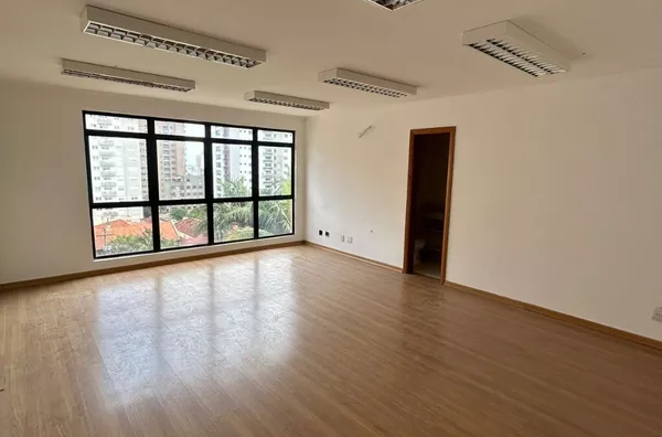 Sala comercial em galeria para aluguel,  Petrópolis, Porto Alegre - Foto 1