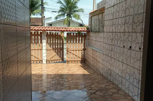 Excelente localização 50 metros da Praia